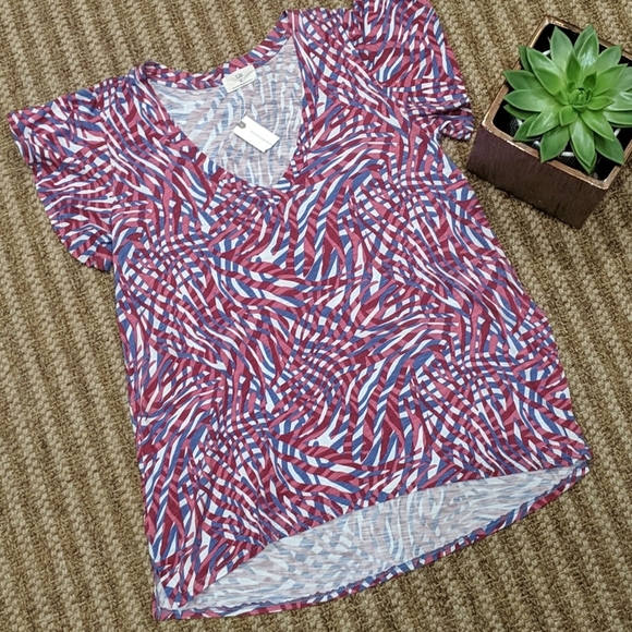 Anthropologie Tops - t.la Anthropologie pink Coral New V Neck  Shirt